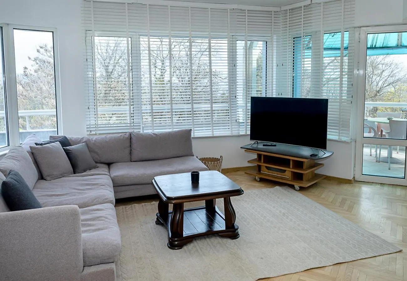 Apartment 3Bd Maisonette With Sea Views - Next To Sea Garden By Flat Mаnаger Varna